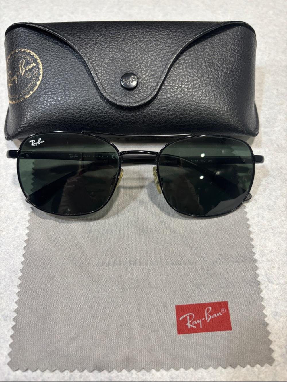 Ray-Ban RB3670 Black Frame Sunglasses with Green Lenses